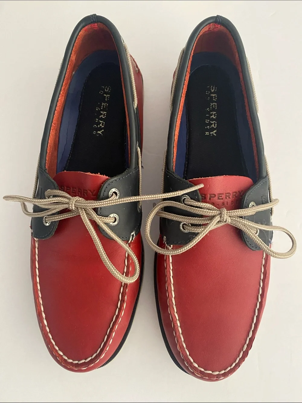 Sperry classic top